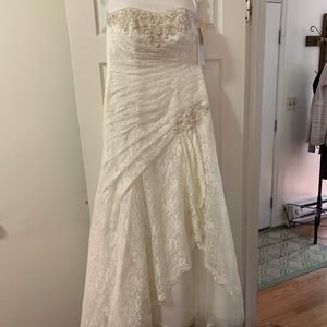 Brand new wedding dress